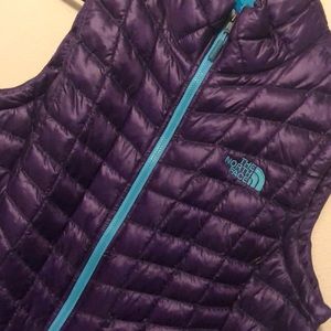 TNF Women’s Thermaball Vest Medium NEW